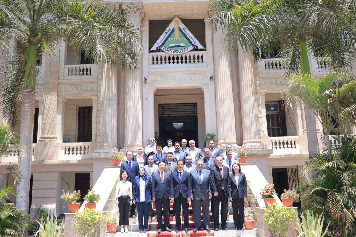 Enhancing Academic and Research Collaboration: Presidents of Benha and National Universities Welcomed Delegation from Wuhan University of Technology, China